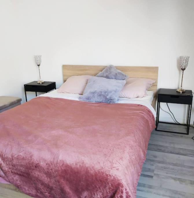 Superb Modern Apartment Клиши Экстерьер фото