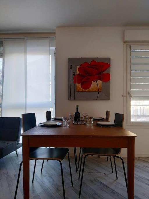 Superb Modern Apartment Клиши Экстерьер фото