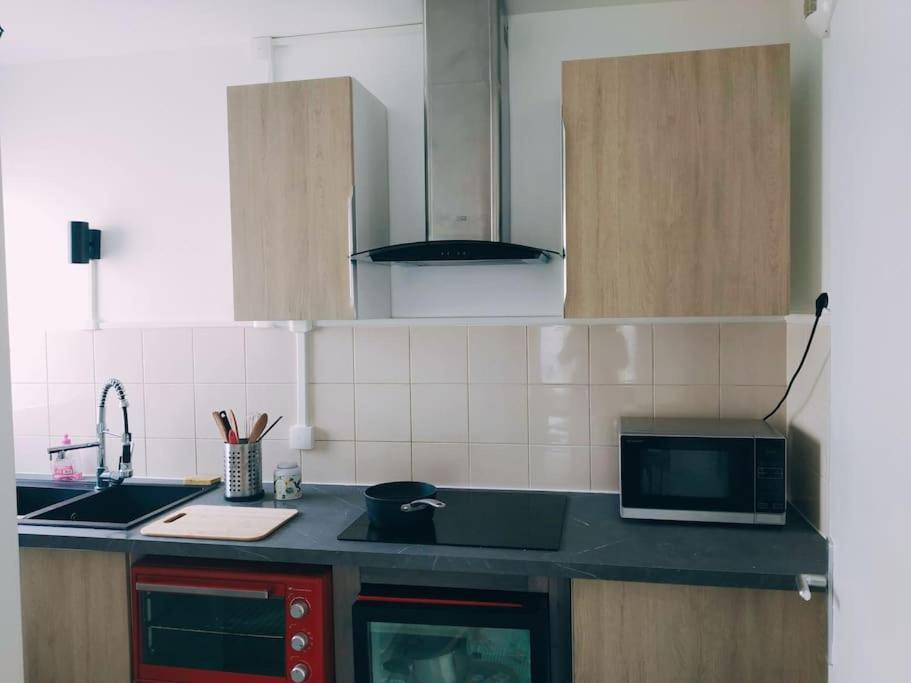 Superb Modern Apartment Клиши Экстерьер фото